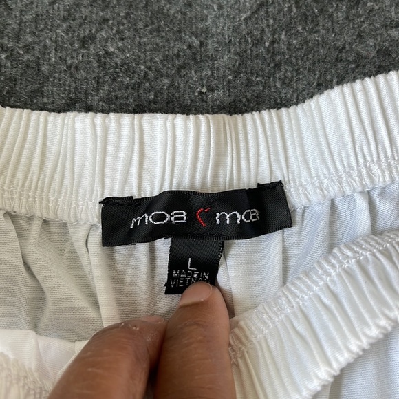 Moa Moa White Off-Shoulder Blouse - Picture 9 of 11